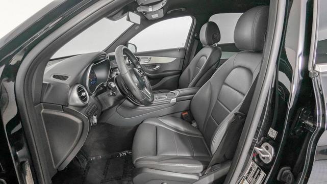 Photo of 2022 Black Mercedes-Benz GLC 300