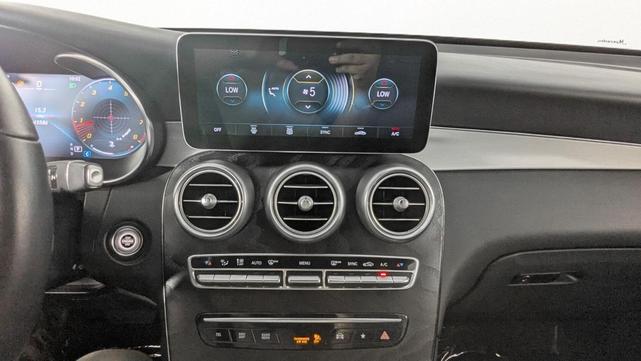 Photo of 2022 Black Mercedes-Benz GLC 300