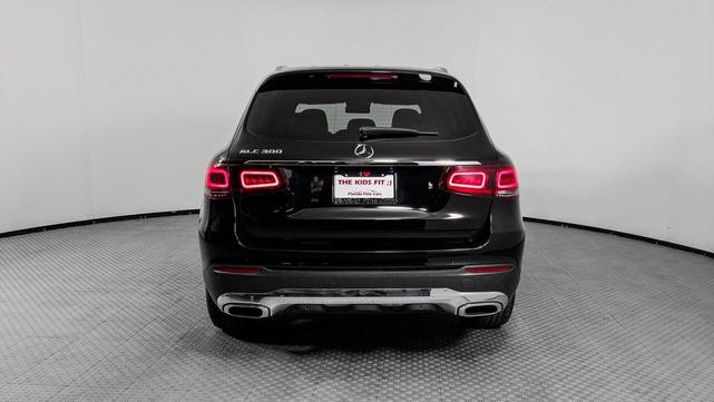 Photo of 2022 Black Mercedes-Benz GLC 300