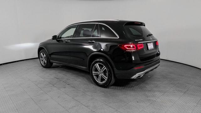 Photo of 2022 Black Mercedes-Benz GLC 300