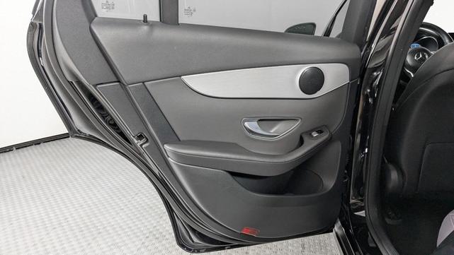 Photo of 2022 Black Mercedes-Benz GLC 300