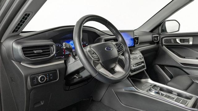 Photo of 2024 Gray Ford Explorer