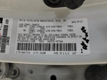 Photo of 2021 Super White Toyota Tacoma