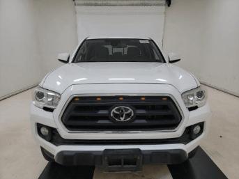 Photo of 2021 Super White Toyota Tacoma