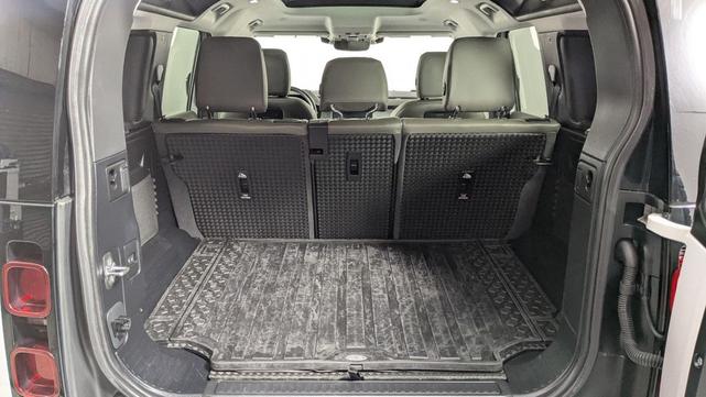 Photo of 2020 Fuji White Land Rover Defender