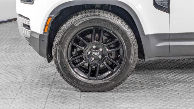Photo of 2020 Fuji White Land Rover Defender