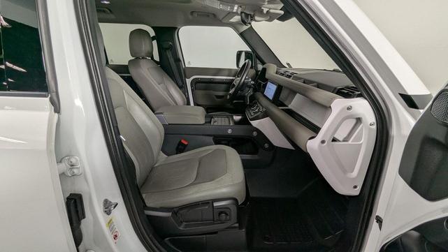 Photo of 2020 Fuji White Land Rover Defender