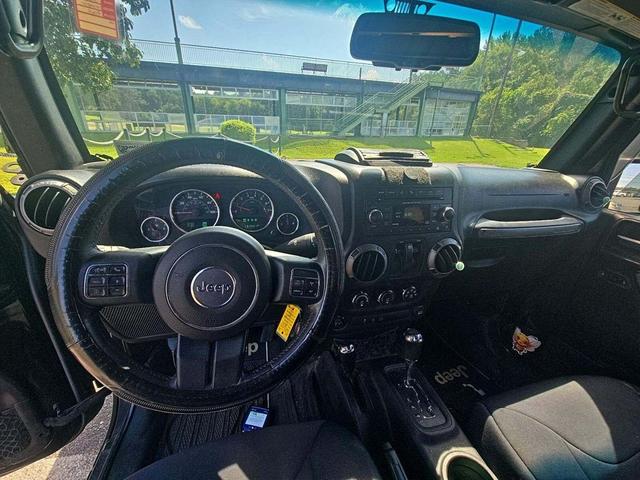Photo of 2015 Black Clearcoat Jeep Wrangler