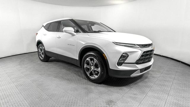 Photo of 2023 Summit White Chevrolet Blazer