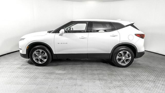 Photo of 2023 Summit White Chevrolet Blazer