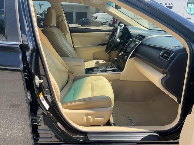 Photo of 2016 Midnight Black Metallic Toyota Camry