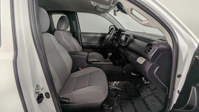 Photo of 2021 Super White Toyota Tacoma
