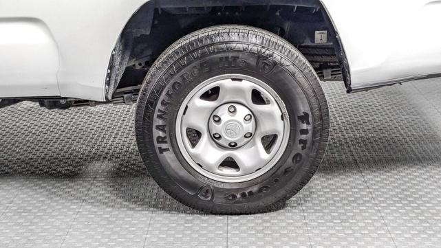 Photo of 2021 Super White Toyota Tacoma