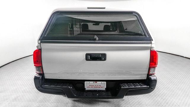 Photo of 2021 Super White Toyota Tacoma