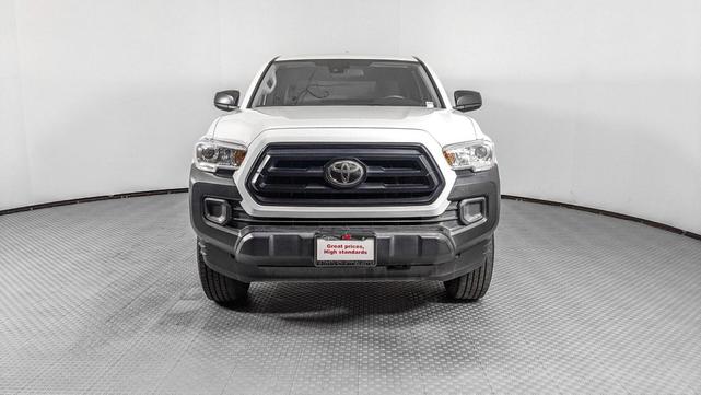 Photo of 2021 Super White Toyota Tacoma