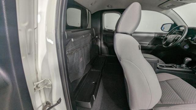 Photo of 2021 Super White Toyota Tacoma