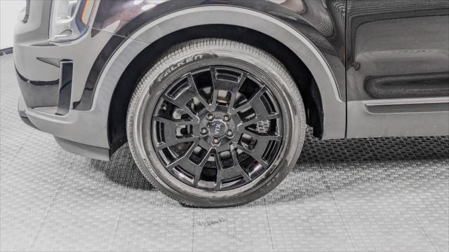 Photo of 2021 Black Copper Kia Telluride