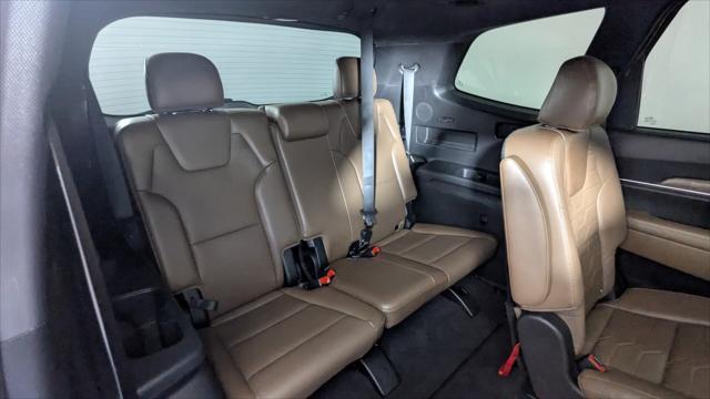 Photo of 2021 Black Copper Kia Telluride