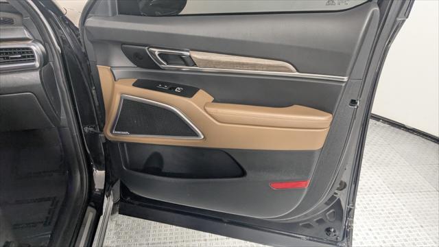Photo of 2021 Black Copper Kia Telluride