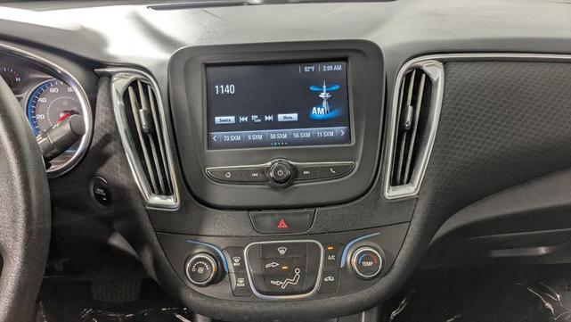 Photo of 2018 Summit White Chevrolet Malibu