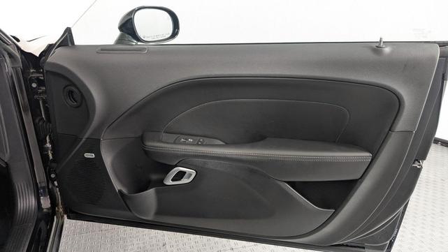 Photo of 2019 Pitch Black Clearcoat Dodge Challenger