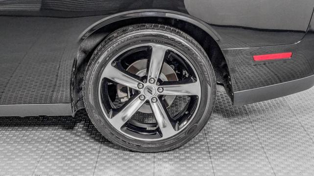 Photo of 2019 Pitch Black Clearcoat Dodge Challenger