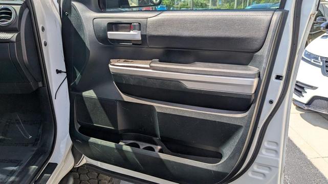 Photo of 2017 White Toyota Tundra