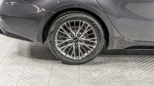 Photo of 2024 Gravity Gray Kia Forte