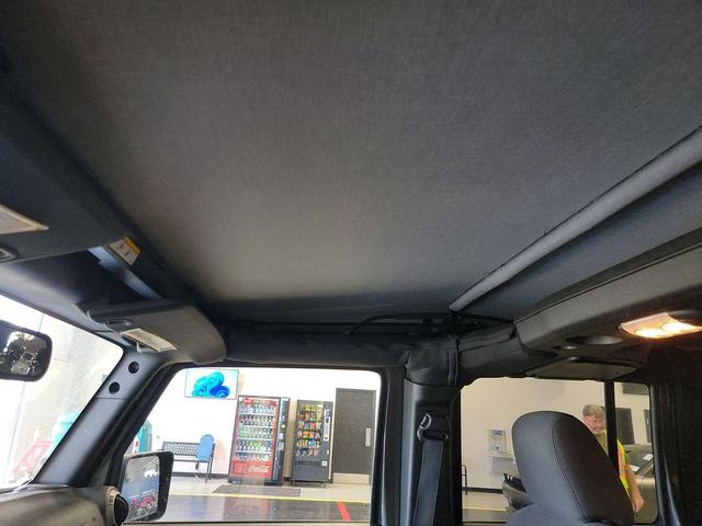 Photo of 2017 Granite Crystal Metallic Clearcoat Jeep Wrangler Unlimited