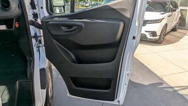 Photo of 2019 Arctic White Mercedes-Benz Sprinter 2500