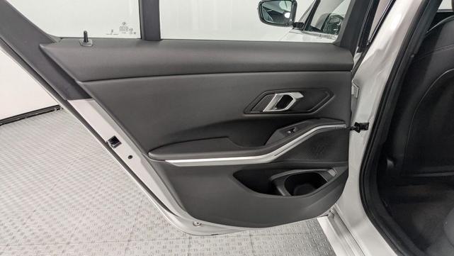 Photo of 2024 Mineral White Metallic BMW 330