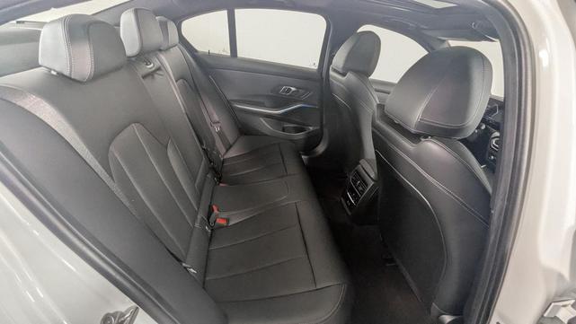 Photo of 2024 Mineral White Metallic BMW 330