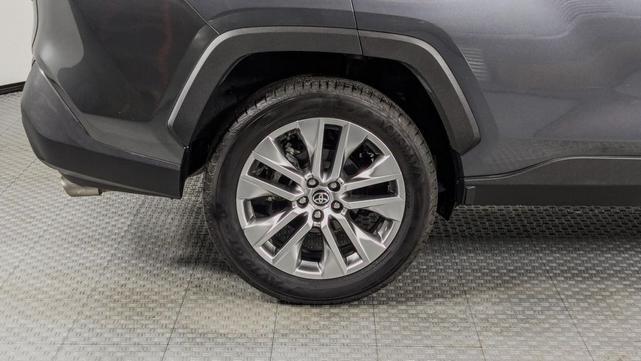 Photo of 2020 Magnetic Gray Metallic Toyota RAV4