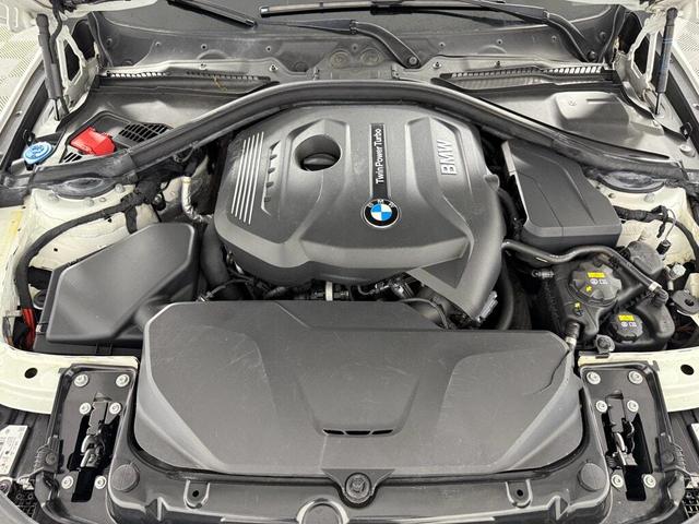 Photo of 2018 Alpine White BMW 330