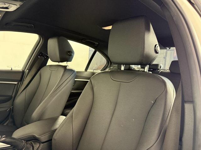 Photo of 2018 Alpine White BMW 330