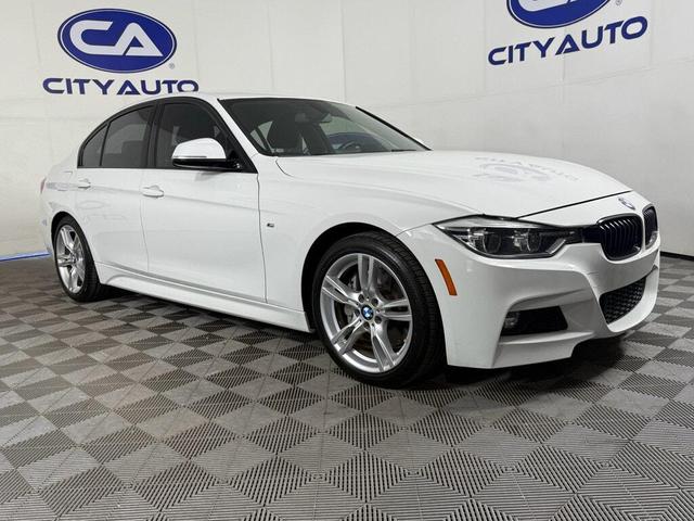 Photo of 2018 Alpine White BMW 330