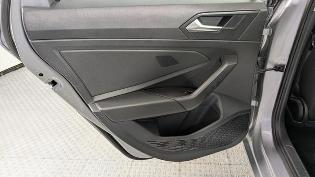 Photo of 2024 Silver Volkswagen Jetta