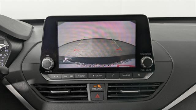Photo of 2020 Super Black Nissan Altima