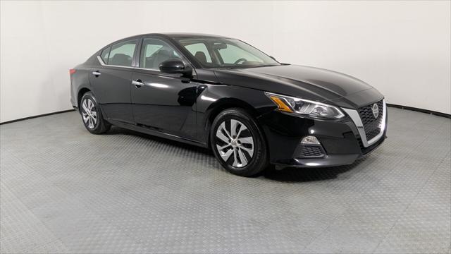 Photo of 2020 Super Black Nissan Altima
