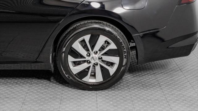 Photo of 2020 Super Black Nissan Altima