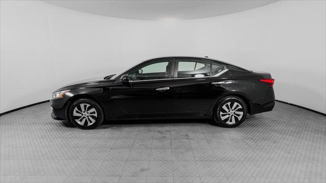 Photo of 2020 Super Black Nissan Altima