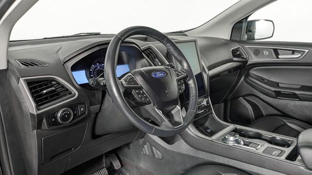 Photo of 2024 Agate Black Metallic Ford Edge