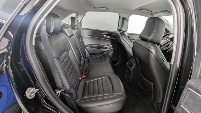 Photo of 2024 Agate Black Metallic Ford Edge