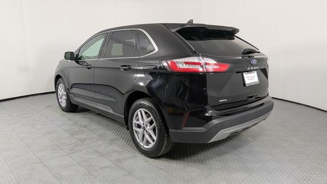 Photo of 2024 Agate Black Metallic Ford Edge