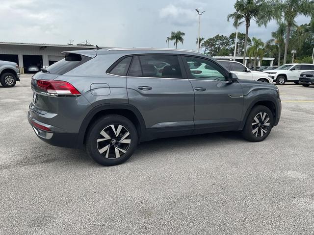 Photo of 2023 Platinum Gray Metallic Volkswagen Atlas Cross Sport