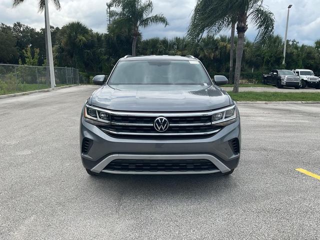 Photo of 2023 Platinum Gray Metallic Volkswagen Atlas Cross Sport