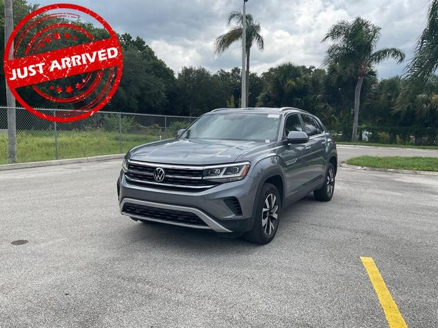 Photo of 2023 Platinum Gray Metallic Volkswagen Atlas Cross Sport