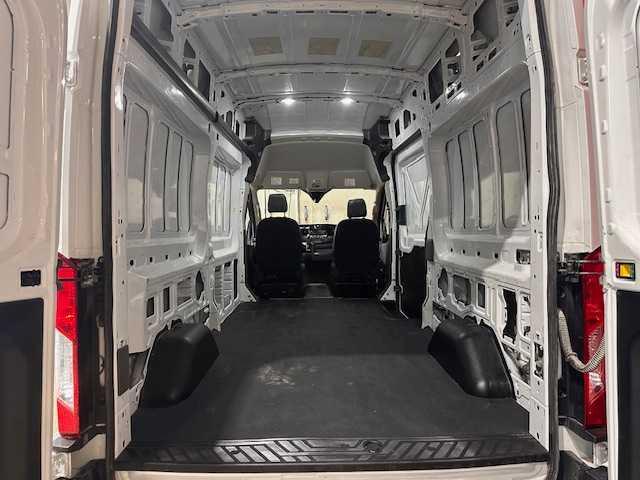 Photo of 2023 White Ford Transit-250