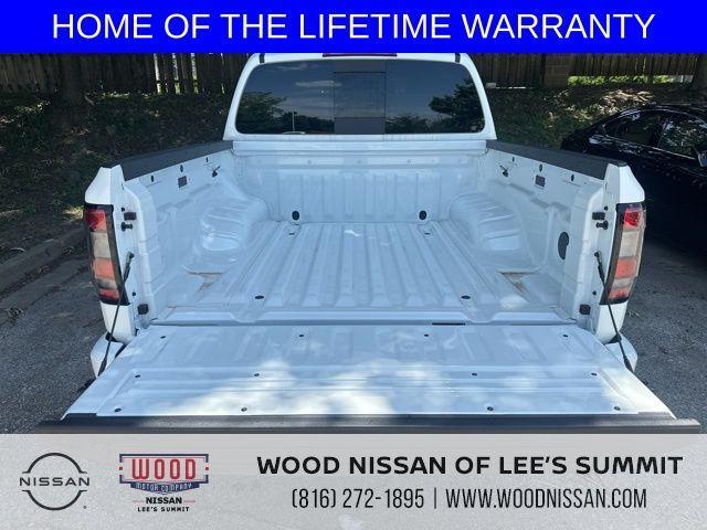 Photo of 2025 Glacier White Nissan Frontier