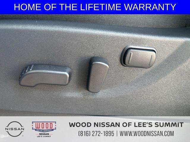 Photo of 2025 Glacier White Nissan Frontier